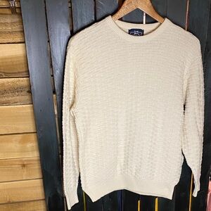 Vintage Woolrich women’s Cream crewneck  Sweater size medium